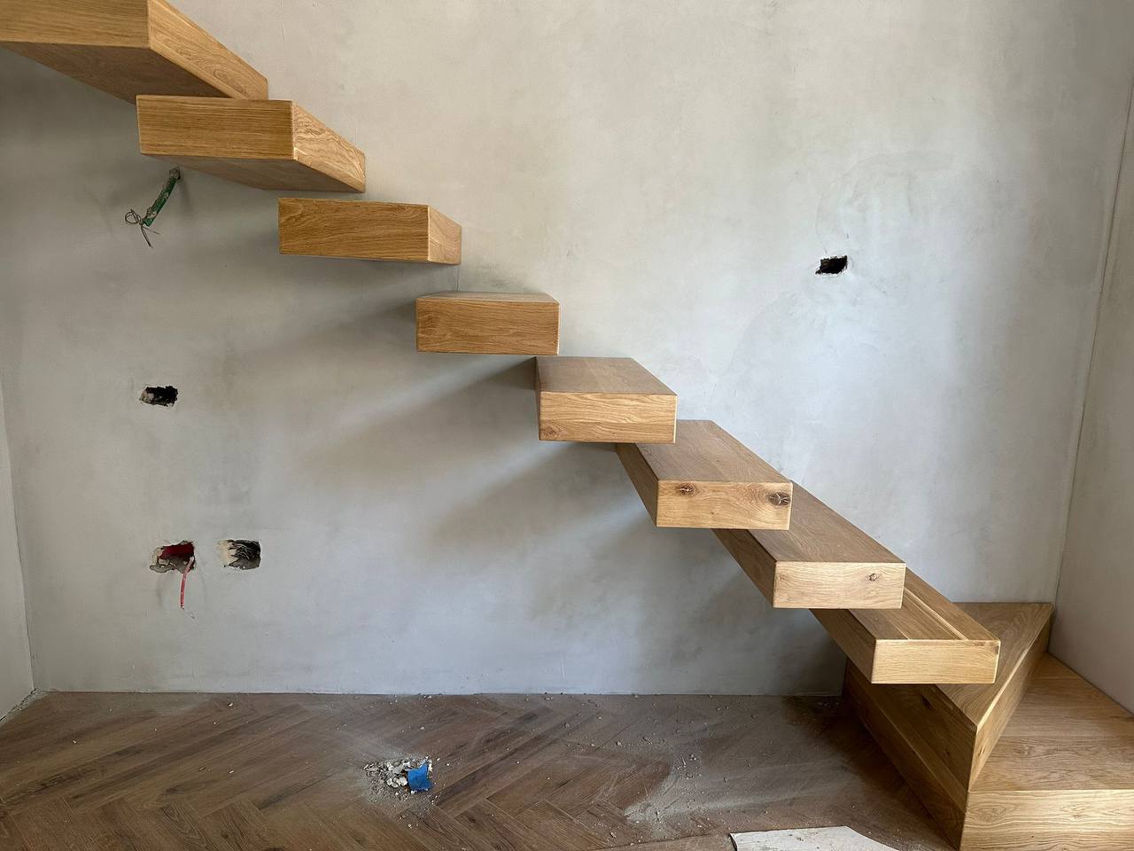 מדרגות צפות קנטילבר